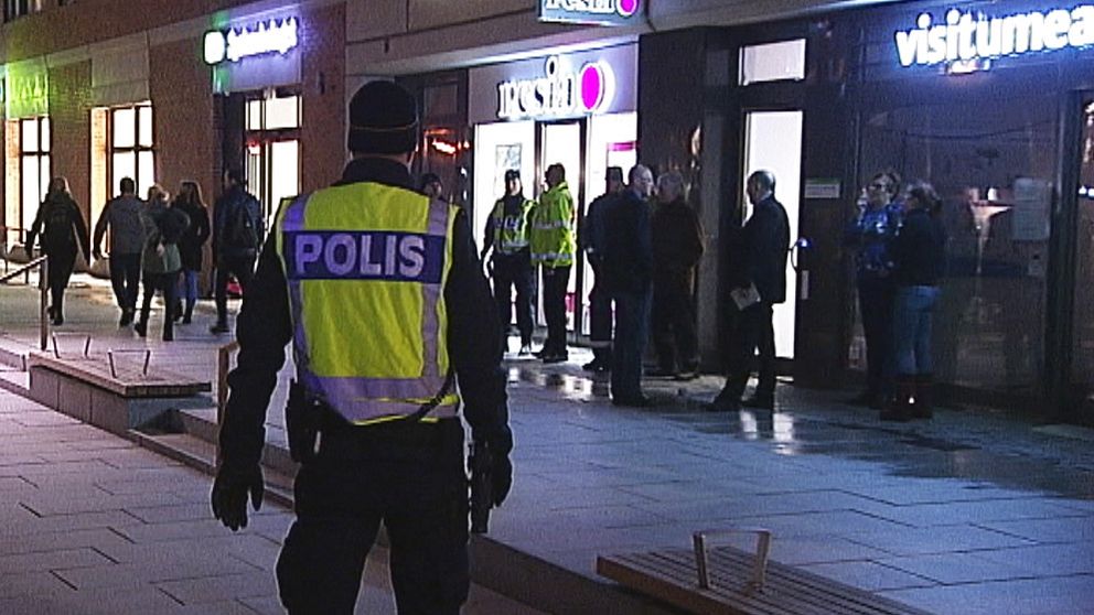 polis, polisreflex, polisuniform, resia, rådhusesplanaden, systembolagetm visitumea