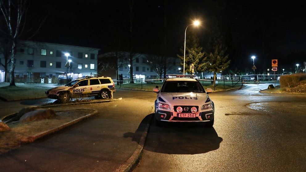 Polisinsats efter ett knivmord på Hässleholmen i Borås.