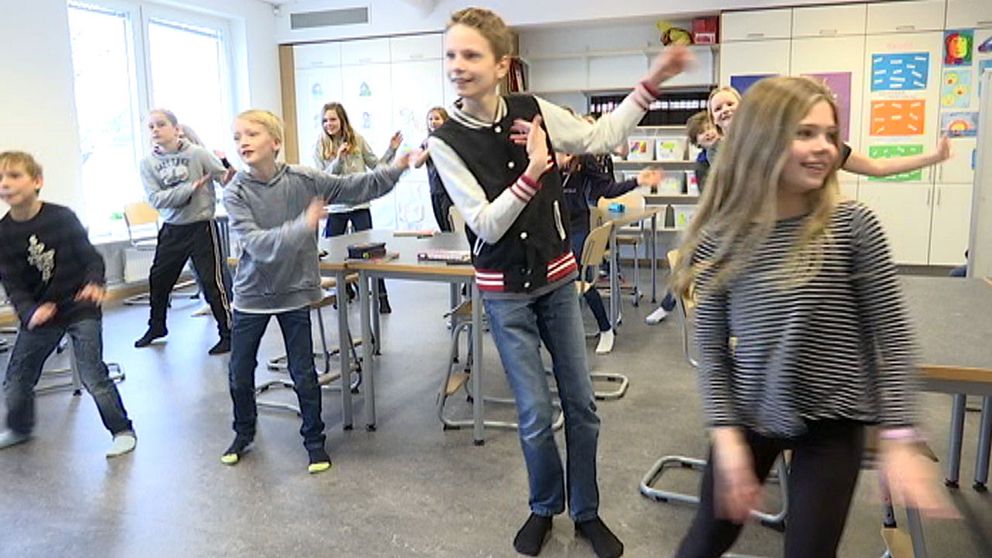 Danspaus för fjärdeklassarna på Husensjö skola