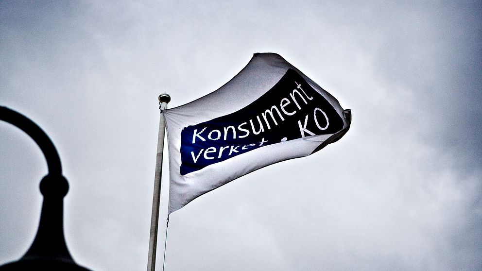 Flagga med Konsumentverkets logotyp.