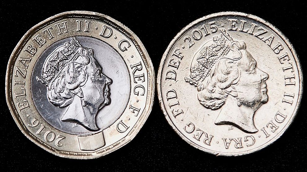 Det nya myntet till vänster och det gamla myntet till höger.
