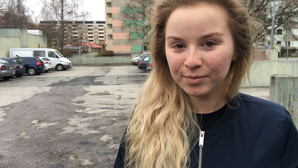 Malin hörde smällarna från bilbranden | SVT Nyheter