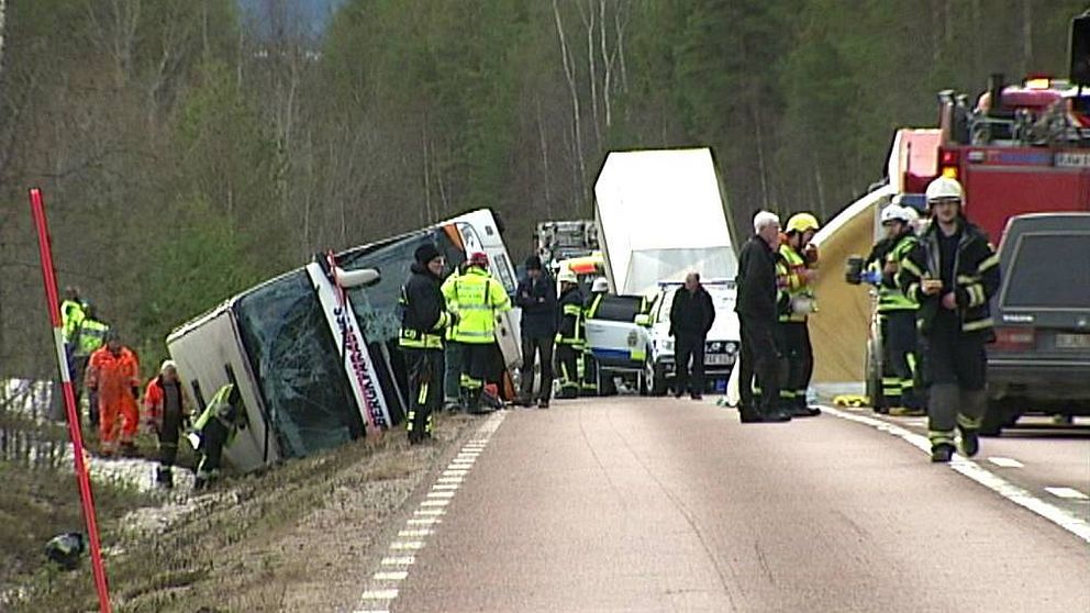 Bussolycka med ungdomar utanför Sveg
