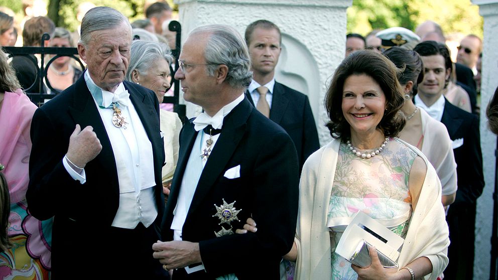 Niclas Silfverschiöld på bröllop med kungen och drottningen 2005, då Maria Fredriksson och Carl Silfverschiöld (Niclas Silfverschiölds son) gifte sig i Falsterbo.