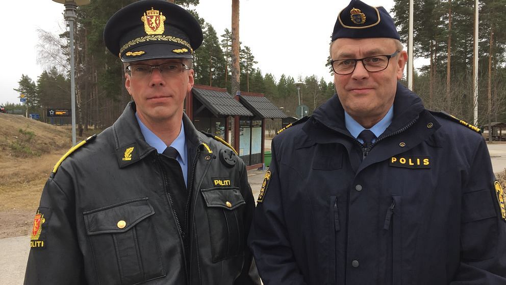 Terje Didriksen, chef på Polisen i Kongsvinger och Christer Lööf, chef i Arvika lokalpolisområde. Foto: SVT
