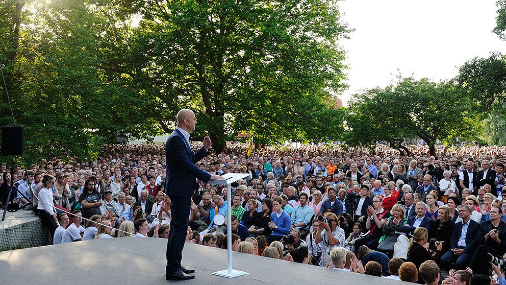 Reinfeldt talar för rekordpublik i Almedalen.