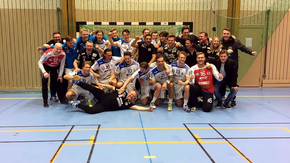 Aranäs jublar över säkrad plats i Handbollsligan.