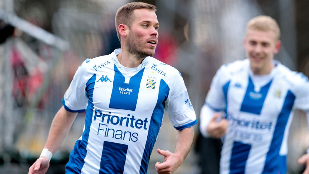 Poängräddaren. Emil Salomonsson räddade först på mållinjen och sköt in straffen som innebar 1-1 borta mot Östersund.