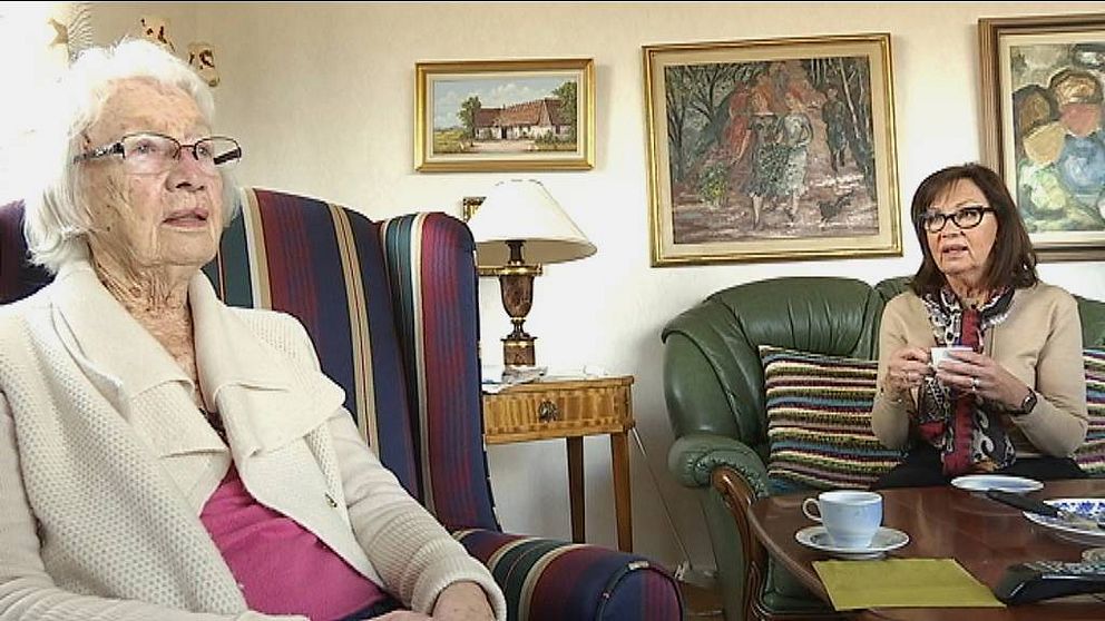 92-åriga Mary Andersson och Barbro Karlsson-Skärlund Öst