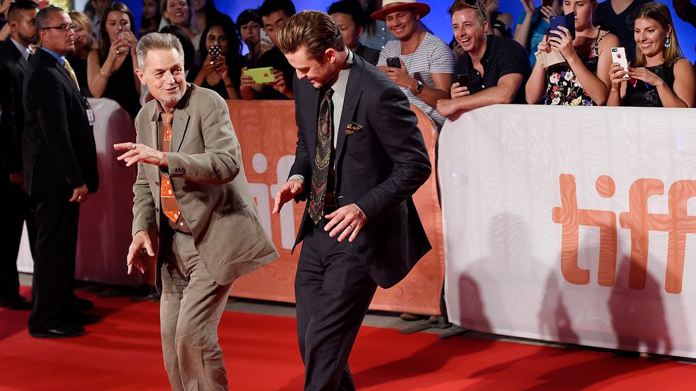 Jonathan Demme dansar med Justin Timberlake på filmfestivalen i Toronto förra året.