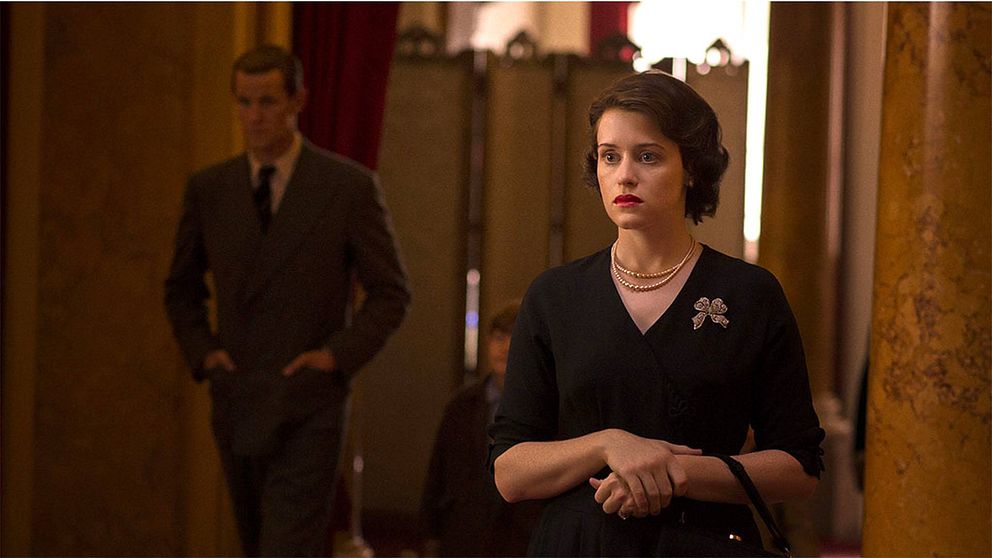 Claire Foy som drottning Elisabet II i tv-serien The Crown. Hon fick Golden globepriset för bästa skådespelare i januari i år.