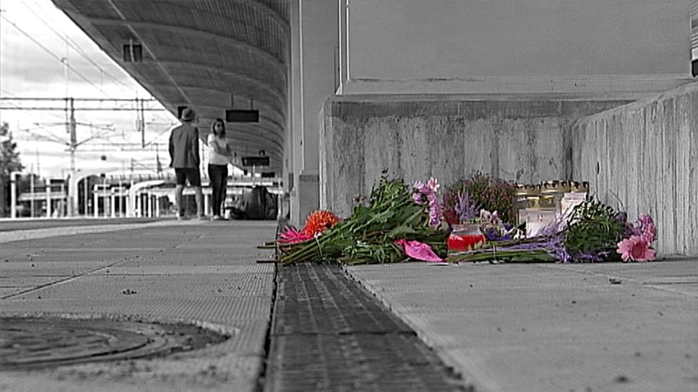 fotomontage, blommor på perrongen