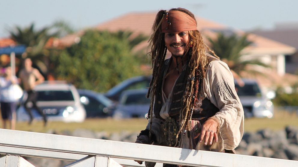 Johnny Depp som Captain Jack Sparrow under inspelningen av Pirates of the Caribbean.