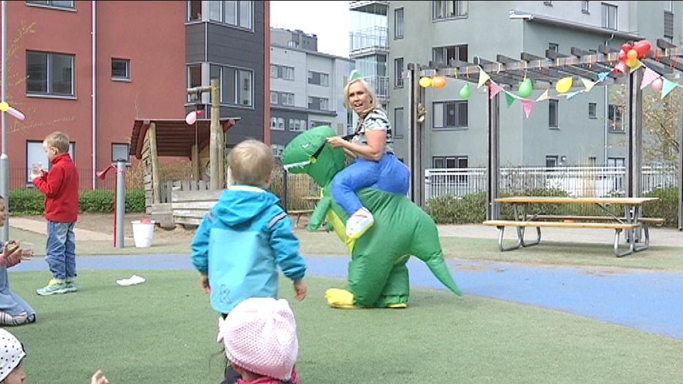 Fyrtornets förskola i Västerås firar Förskolans dag och sjuårsjubileum.