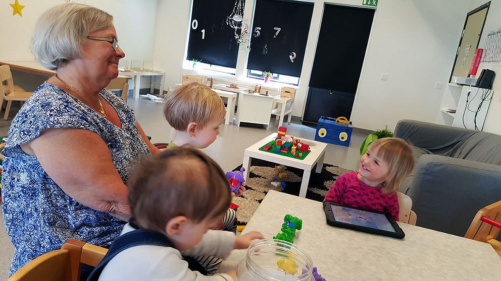 Barnskötaren Margareta Larsson jobbar på förskolan i Höör.