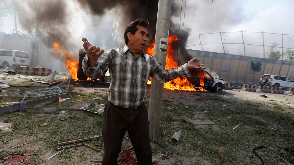 Många döda och skadade efter självmordsdåd i Kabul.