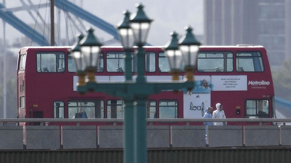 Tekniker arbetar vid London Bridge efter dådet