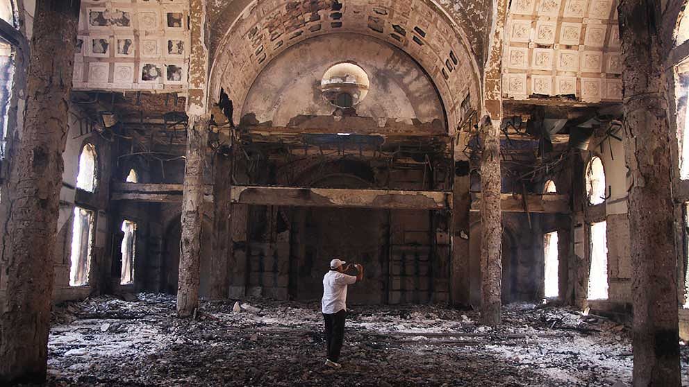 Saint Moussa-kyrkan söder om Kairo, en dag efter att den sattes i eld.