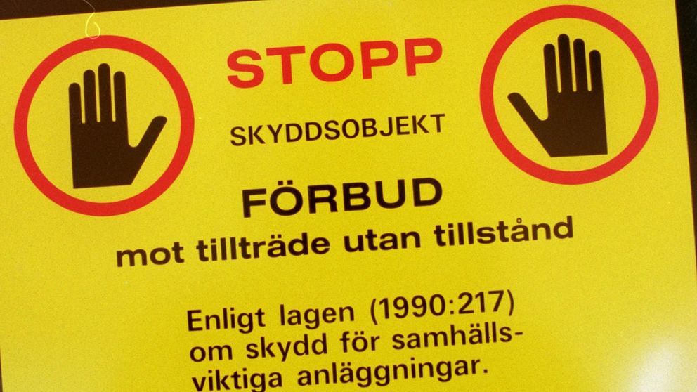 Försvarsanställd tar strid för sitt jobb