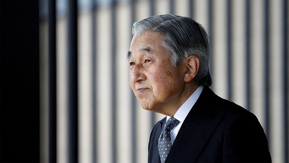 Kejsare Akihito har nu fått parlamentets tillstånd att abdikera. Han anser sig inte kapabel att fullgöra sina plikter längre på grund av sjukdom.
