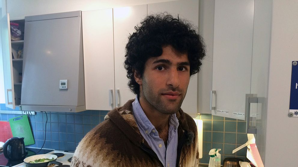 Navid Momeni, bor på nykter korridor i Lund.