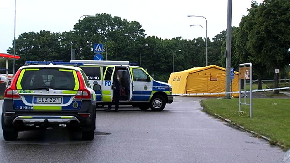 En man sköts ihjäl med flera skott på Beryllgatan i Västra Frölunda.