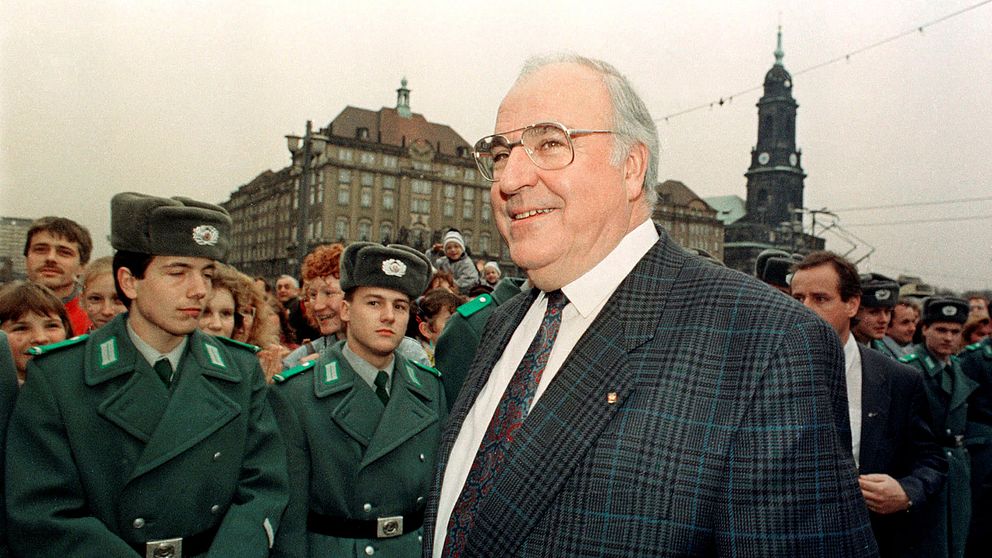 Helmut Kohl på besök i Dresden 1989.