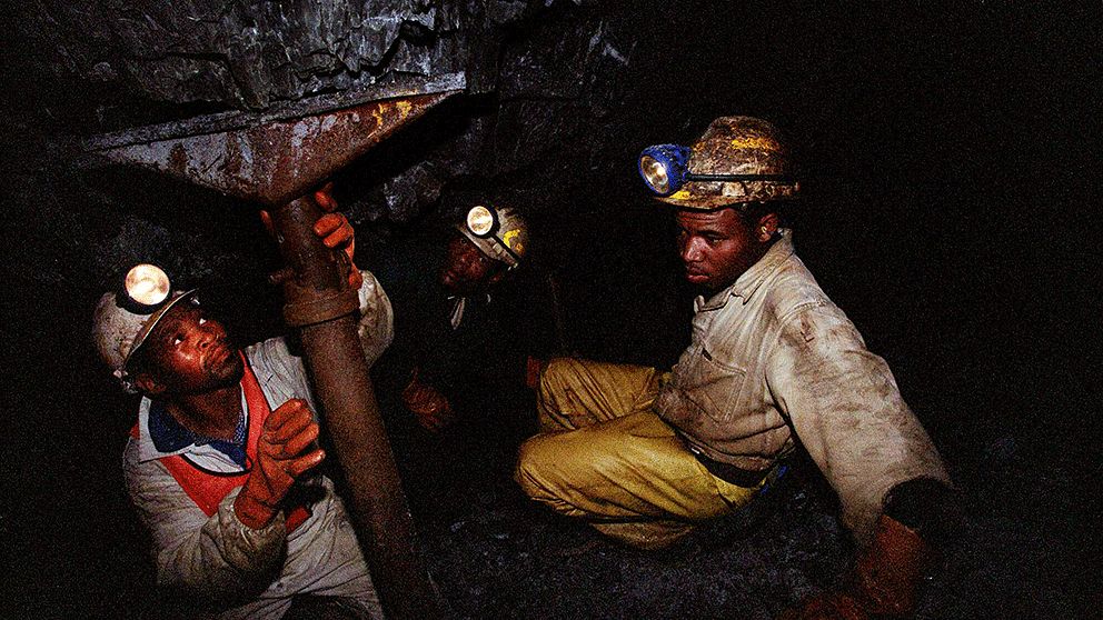 Arkivbild Sydafrikas guldgruvor lamslagna av storstrejk.