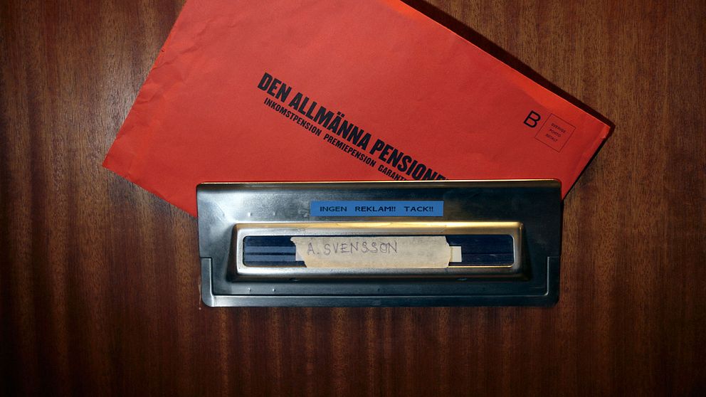 Pensionskuvert i brevlåda