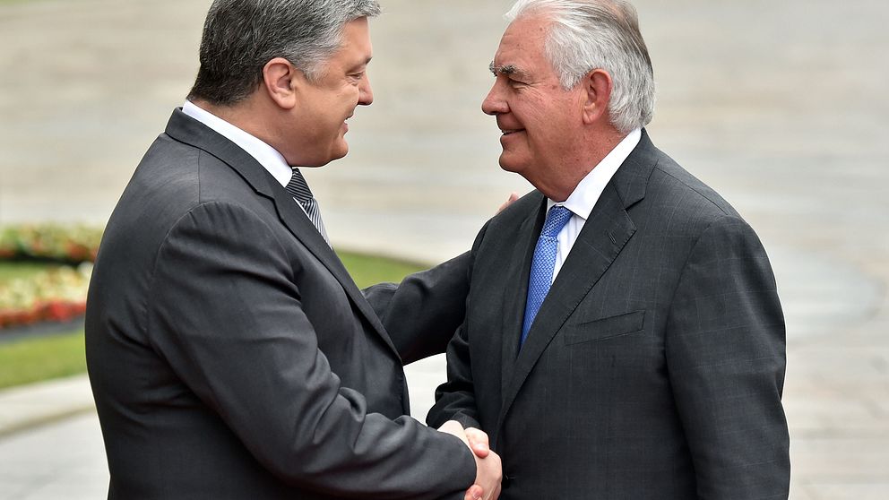 USA:s utrikesminister RexTilerrson och Ukrainas president Petro Porosjenko möts i Kiev
