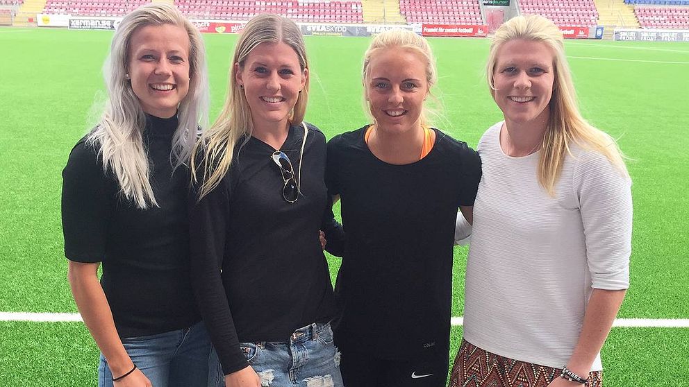 Eskilstuna United-spelarna Hanna Glas, Olivia Schough, Mimmi Larsson och Emelie Lundberg.