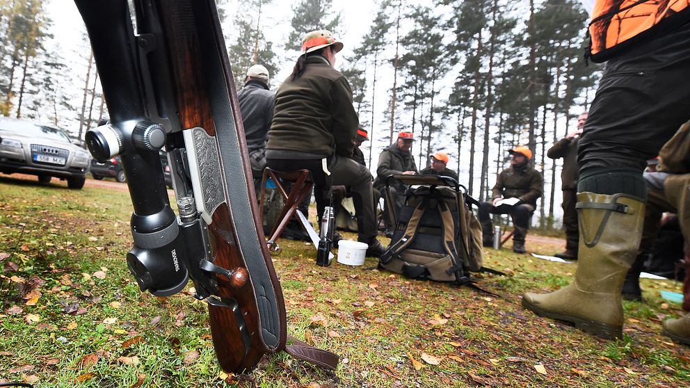 Jaktlag samlas inför jakt.