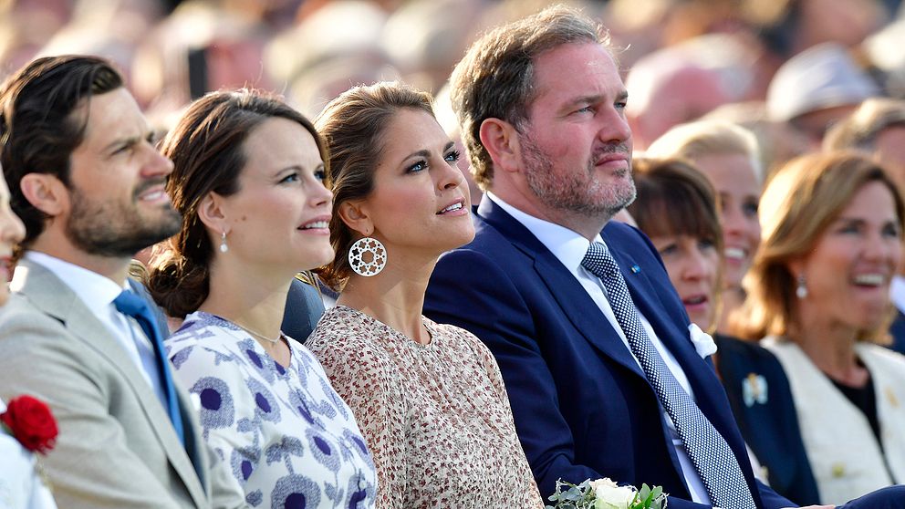 Fr v: Prins Carl Philip, prinsessan Sofia, prinsessan Madeleine och herr Christopher O'Neill