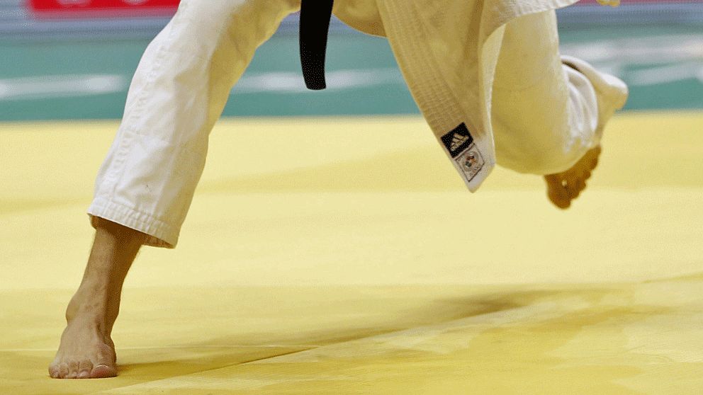 En judotränare i Blekinge åtalas efter efter ett bråk med en förälder – i judolokalen.