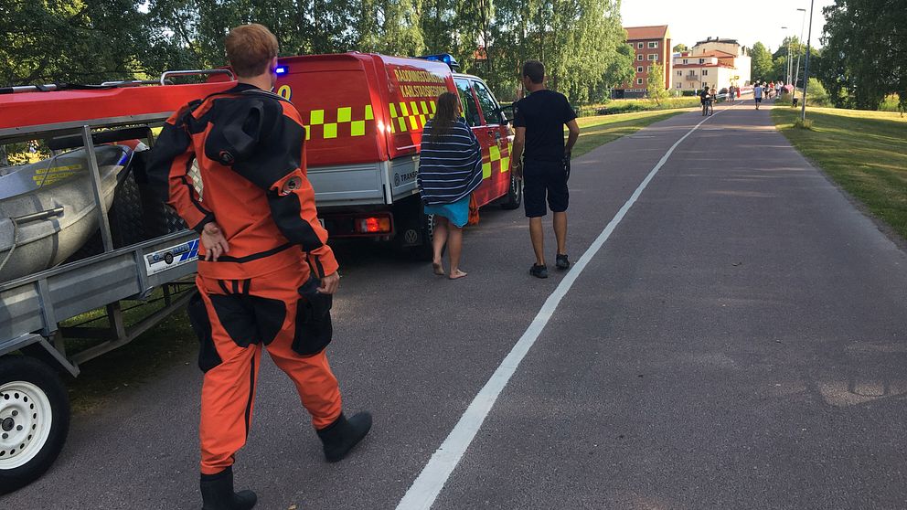 Den man som misstänks för vansinneskörningen på en gång- och cykelväg i centrala Karlstad under lördagen har nu anhållits. Han misstänks för försök till grov misshandel, grov vårdslöshet i trafik och grovt rattfylleri.