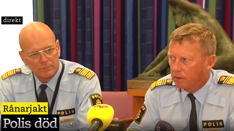 Storgöteborgs polisområdeschef Erik Nord och Polisregion Västs polischef Klas Friberg höll presskonferens med anledning av den omkomna polismannen.