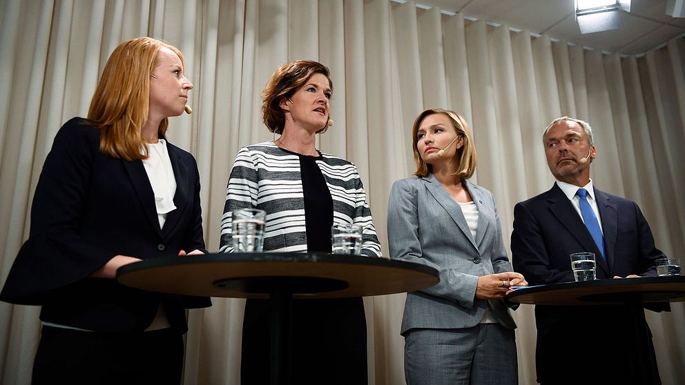 Alliansen väcker misstroendeförklaring mot tre S-ministrar