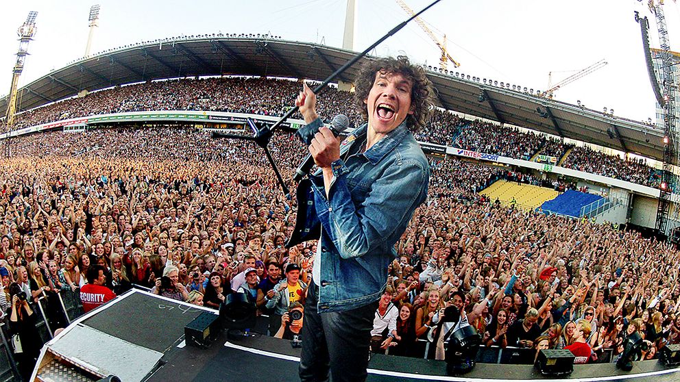 Håkan Hellström under premiärspelningen på Ullevi 2014.