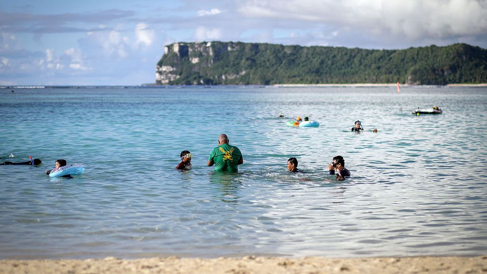 Guam är ett turistparadis med vita stränder och tropiskt klimat.