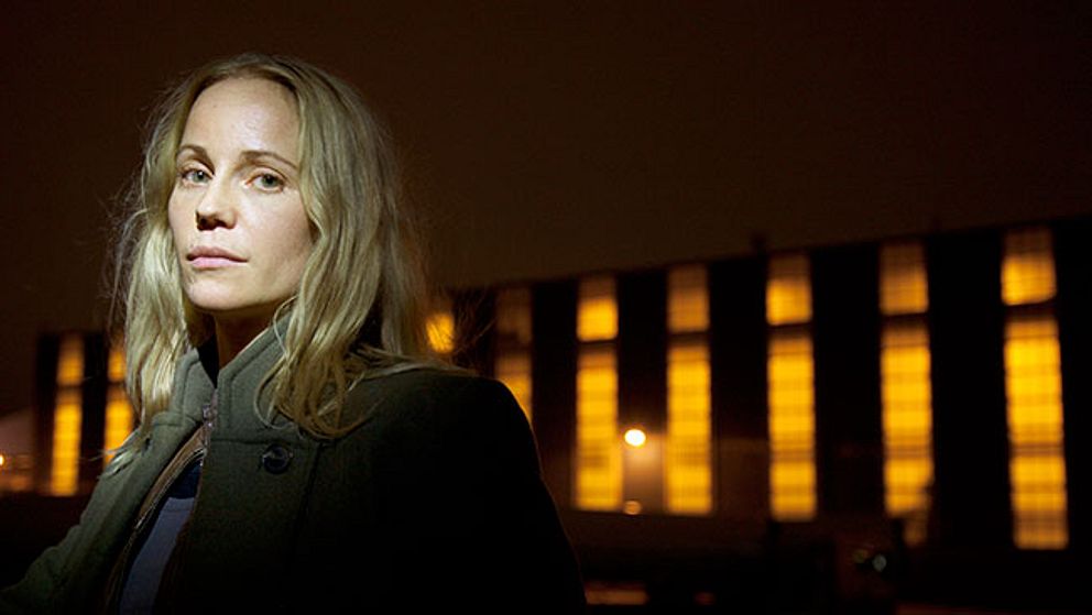 Sofia Helin i rollen som Saga Norén.