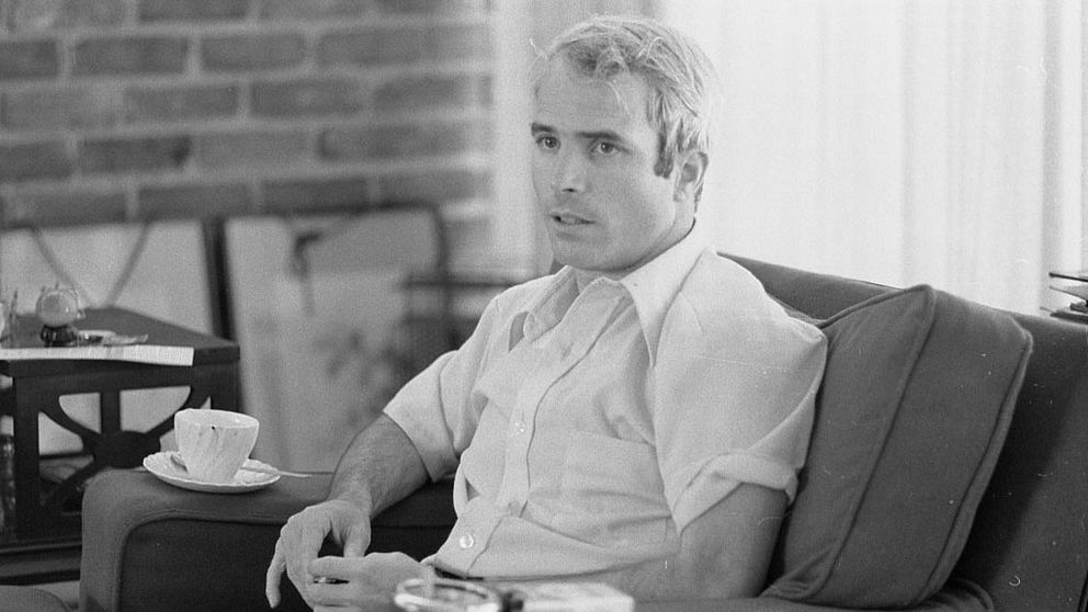 En ung John McCain intervjuas 24 april, 1973 om tiden som krigsfånge.