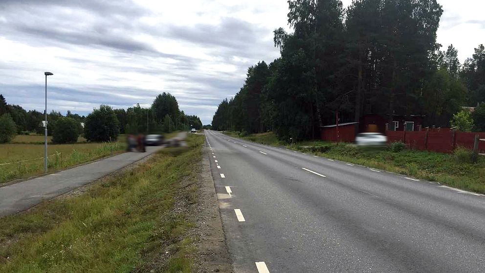 – Jag tror jag vågar påstå att 99 procent kör för fort här och jag blir så arg för det är till och med yrkestrafiken som kör för fort, säger Lennart Olofsson om sträckan på Bockholmsvägen.