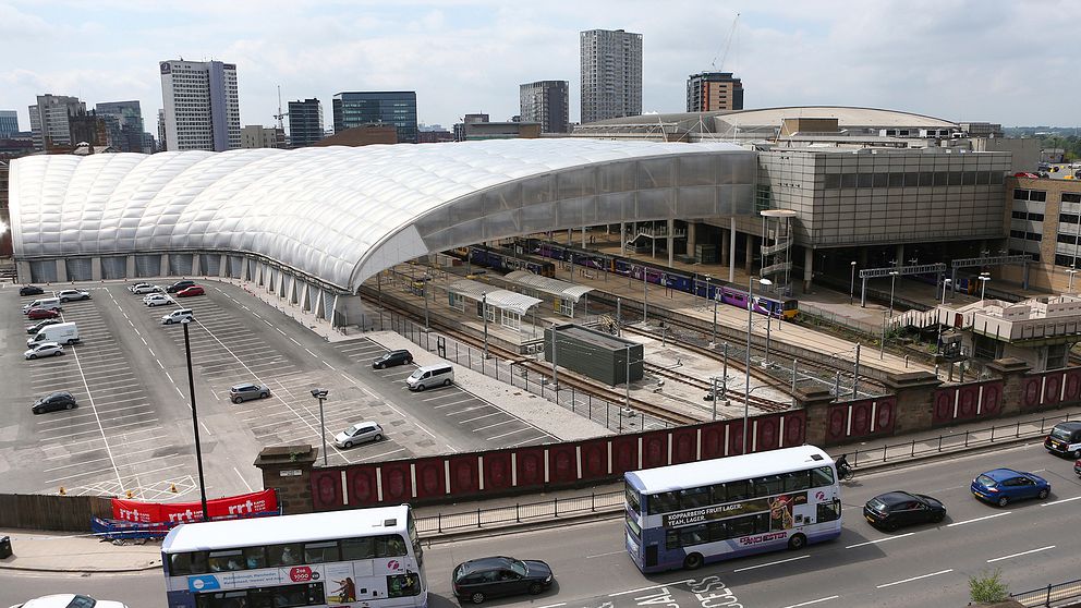 Terrordådet utfördes den 22 maj vid Manchester Arena, till höger i bild.