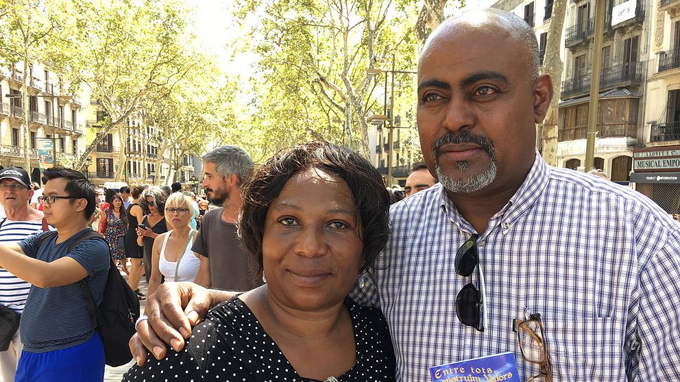 Alingsåsborna Elise Mbumba och Abou Cherif Mohamed är på semester i Barcelona och var på La Rambla under torsdagen men lämnade gatan innan attacken.