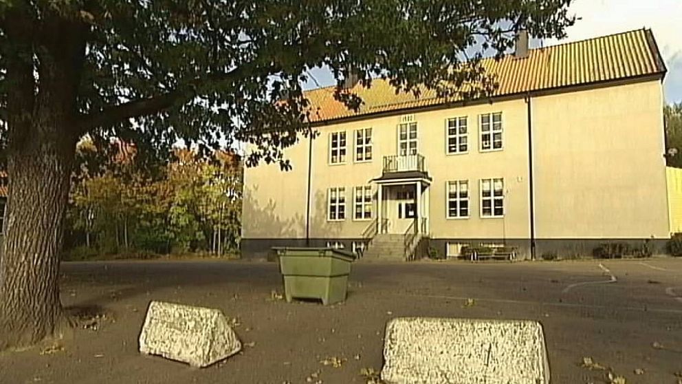 Kyrkskolan i Mellösa Flen skola skolnedläggning