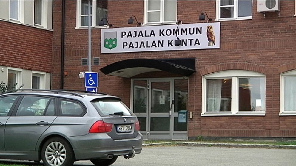 Arkivbild Pajala kommunhus sommar