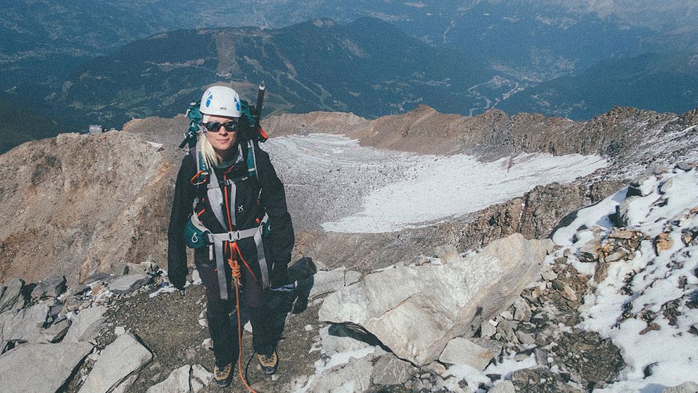 Emma Svensson bestiger Rysslands högsta berg Elbrus.