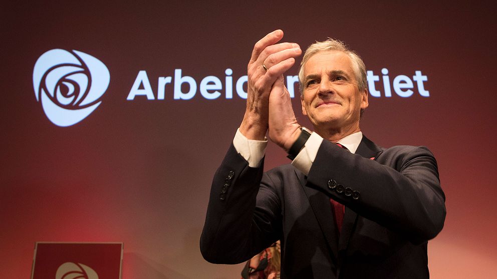 Jonas Gahr Støer, Arbeiderpartiets ledare applåderar sina valarbetare