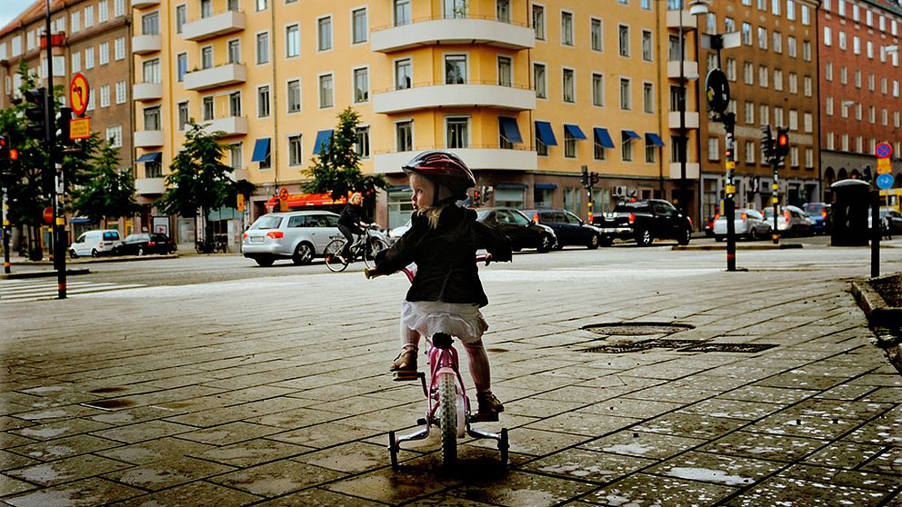 Allt färre barn dör i cykelolyckor