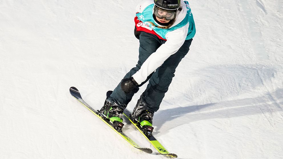 Emma Dahlström åker skidor